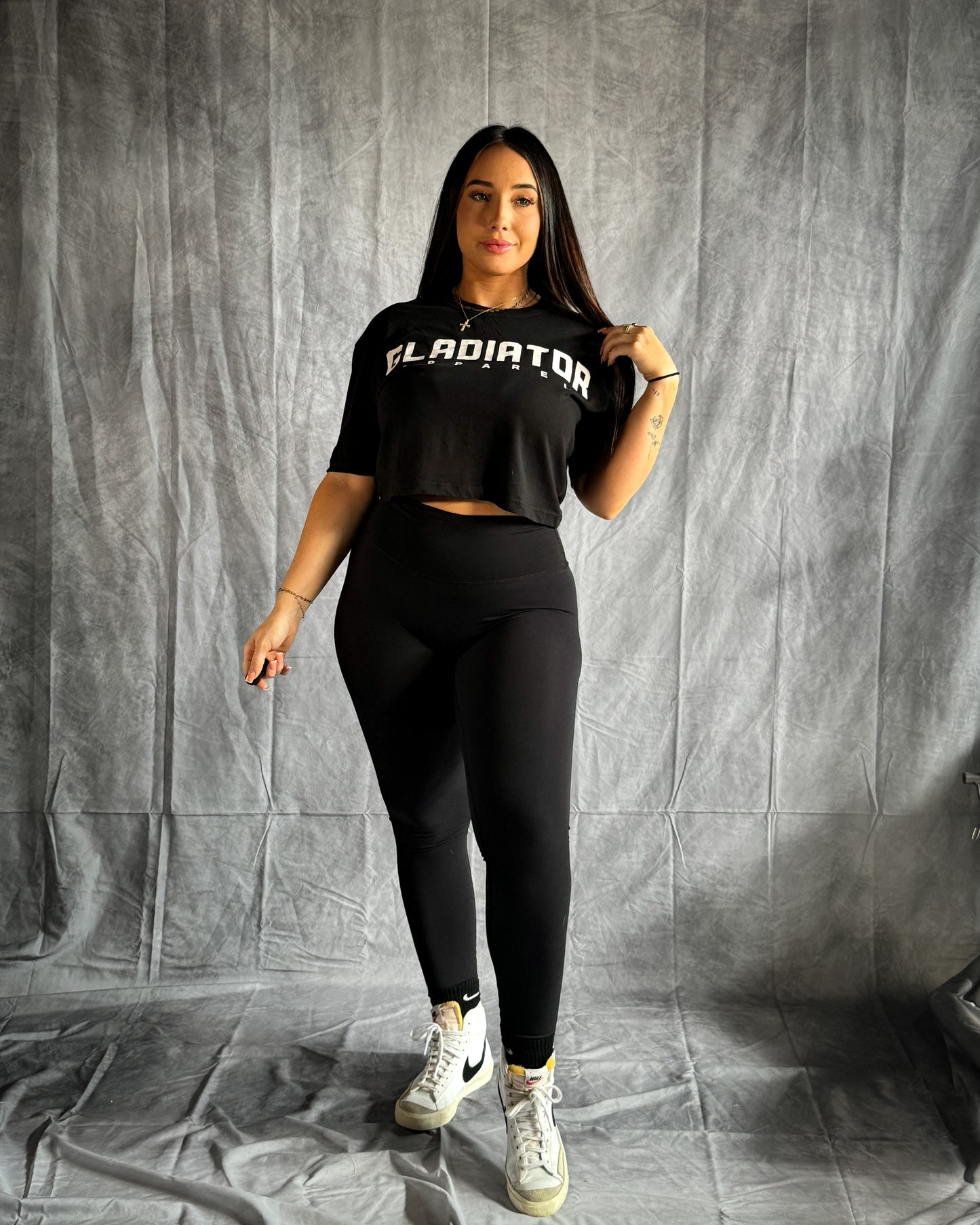 CROP-TOP-OVERSIZE-BLACK-WOMEN