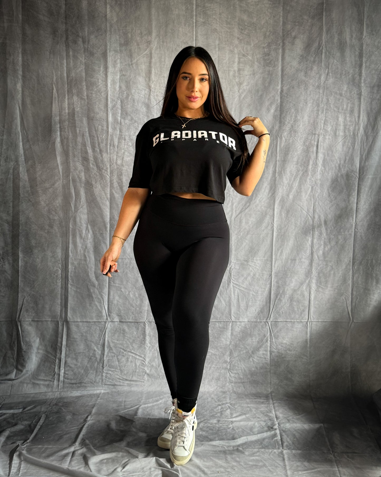 CROP-TOP-OVERSIZE-BLACK-WOMEN